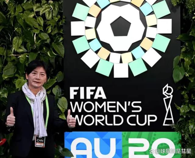 女生扒开让男生桶